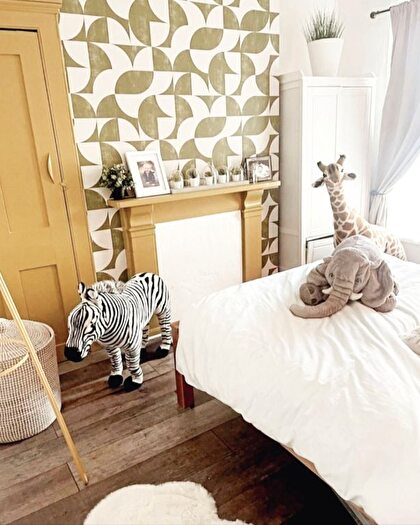 2 Bedroom Flat To Rent In Copeland Road, London, E17