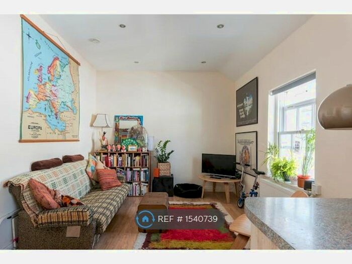 1 Bedroom Flat To Rent In Vine Street, Brighton, BN1