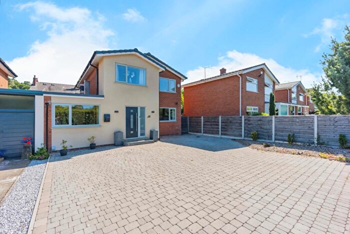 4 Bedroom Detached House For Sale In Devonshire Drive, Alderley Edge, Cheshire, SK9