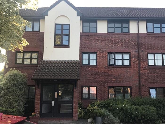 2 Bedroom Apartment For Sale In Violet Close, Wallington, SM6