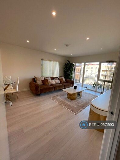 1 Bedroom Flat To Rent In Yarrow Apartments, London, NW7