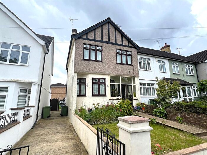 3 Bedroom End Terrace House For Sale In Bournewood Road, Plumstead, SE18
