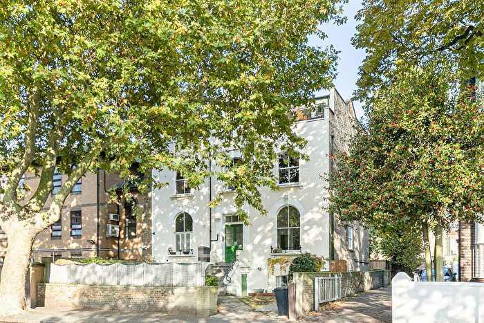 1 Bedroom Flat To Rent In Cazenove Road, London, N16