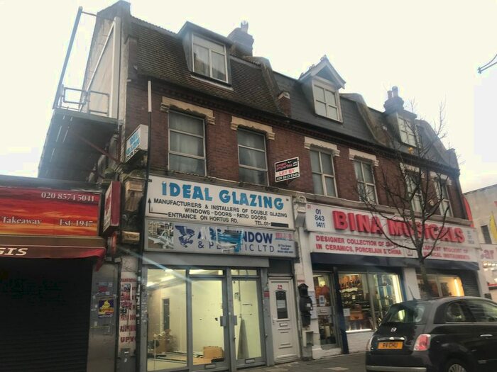 2 Bedroom Flat To Rent In The Green, Southall UB2