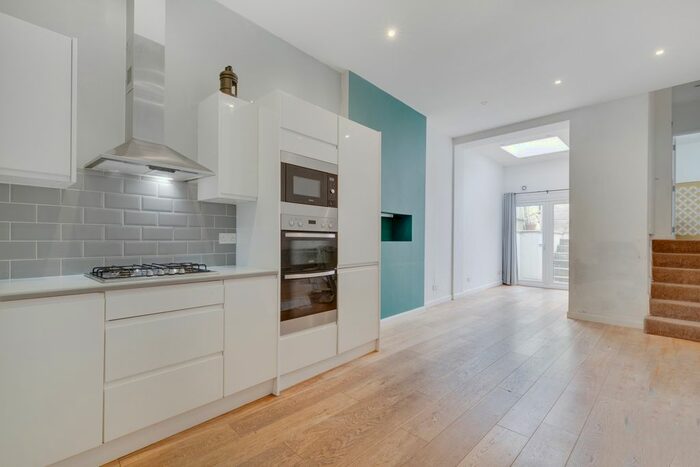 2 Bedroom Flat To Rent In Quernmore Road, London, N4