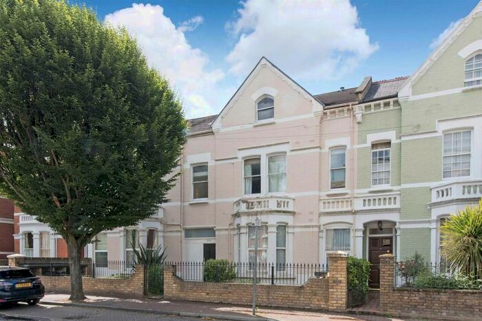 1 Bedroom Flat To Rent In Oxford Road, London, SW15