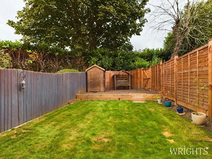 3 Bedroom Terraced House For Sale In Bull Stag Green, Hatfield, AL9