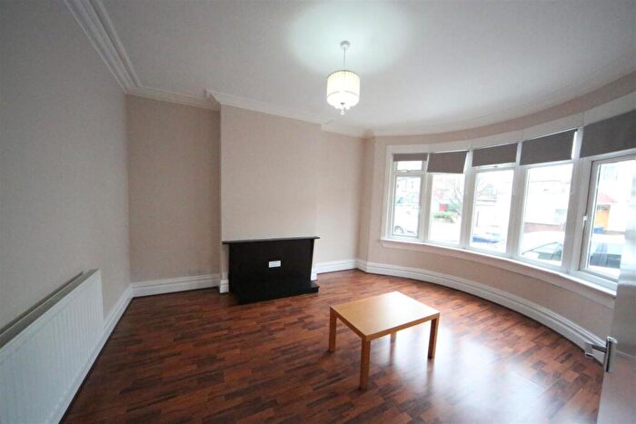 1 Bedroom Flat To Rent In Wroughton Terrace, Hendon, London, NW4