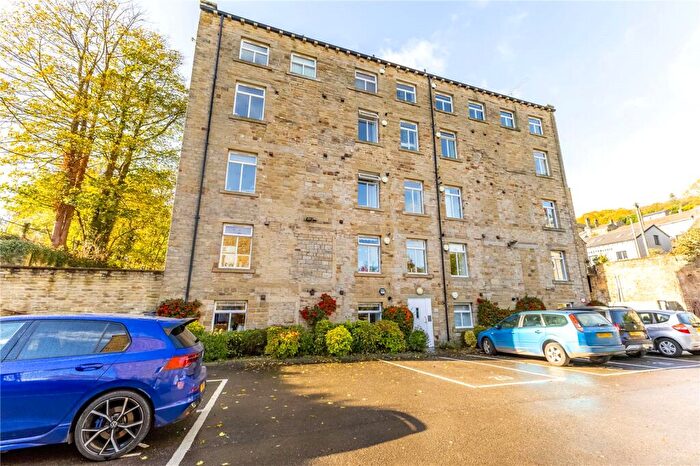 1 Bedroom Apartment For Sale In Lower Mill Lane, Holmfirth, HD9