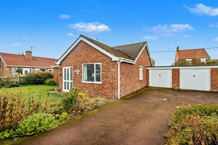 3 Bedroom Detached Bungalow For Sale In Pansey Drive, Dersingham, PE31