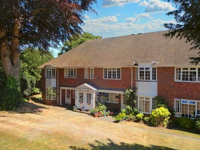 2 Bedroom Apartment To Rent In Firgrove Court, Farnham, GU9