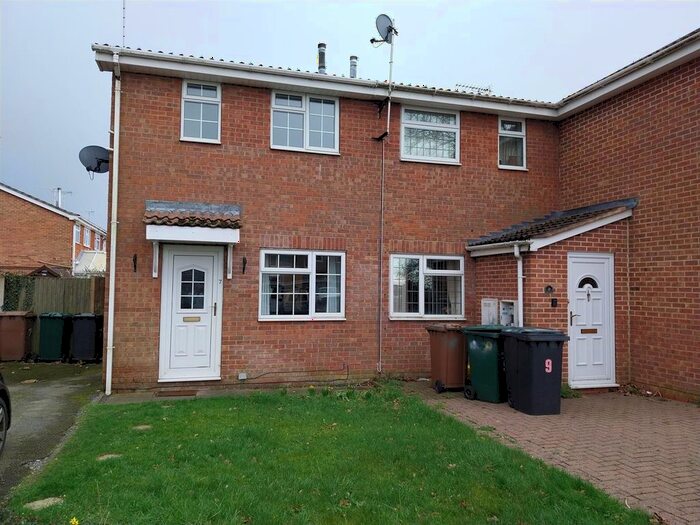 2 Bedroom Semi-Detached House To Rent In Flax Croft, Hatton, DE65