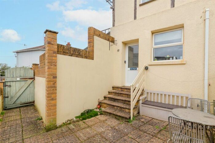 2 Bedroom Flat To Rent In King's House, King's Road, Bembridge, PO35