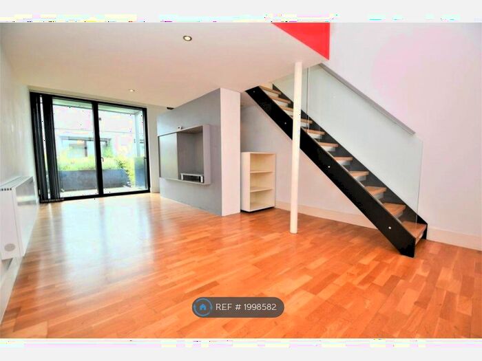 2 Bedroom Terraced House To Rent In Ash Street, Salford, M6