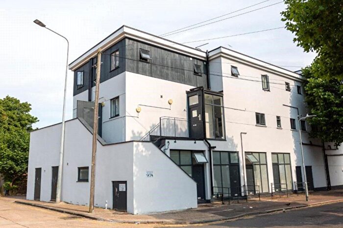 1 Bedroom Apartment To Rent In Southchurch Road, Southend-on-Sea, Essex, SS1