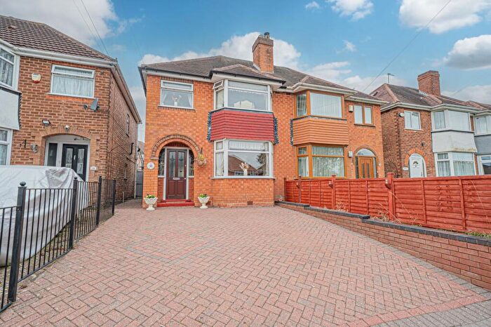 3 Bedroom Semi Detached House For Sale In Clay Lane, Birmingham, B26