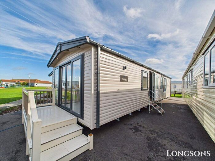 2 Bedroom Park Home For Sale In Seaview Holiday Park, CT5