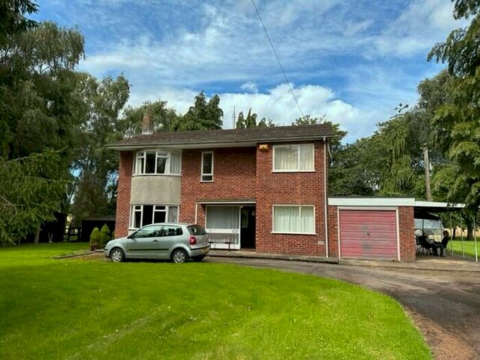 4 Bedroom Detached House For Sale In Winston House, Felthorpe Road, Attlebridge, Norwich, Norfolk, NR9