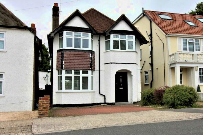 3 Bedroom Detached House To Rent In Mount Pleasant, Ruislip HA4
