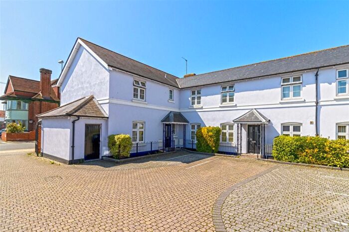 2 Bedroom Flat To Rent In Barnard Mews, Broadwater Street East, Worthing, BN14