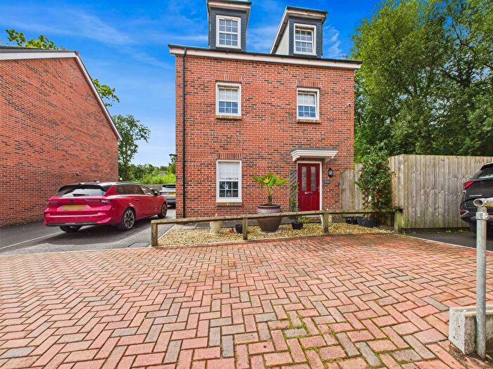 4 Bedroom Detached House For Sale In Mansion Gardens, Penllergaer, SA4