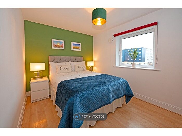 1 Bedroom Flat To Rent In Holland Gardens, Brentford, TW8