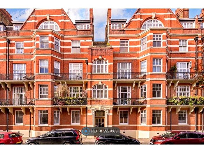 3 Bedroom Flat To Rent In West Kensington, London, W14