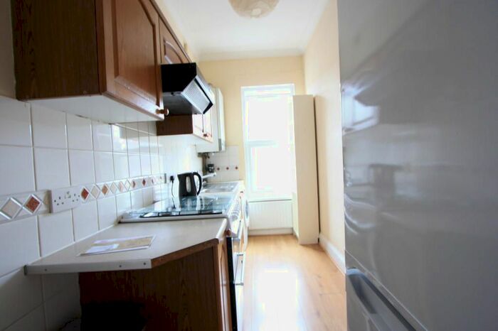 2 Bedroom Flat To Rent In Selkirk Rd, Tooting, SW17