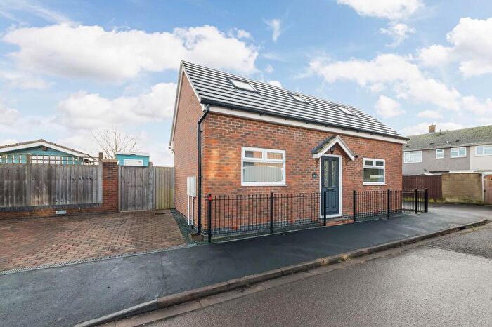 2 Bedroom Chalet To Rent In Gainsborough Green, Abingdon, OX14