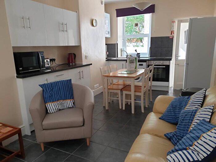 4 Bedroom House To Rent In Ambrose Street, Bangor, LL57