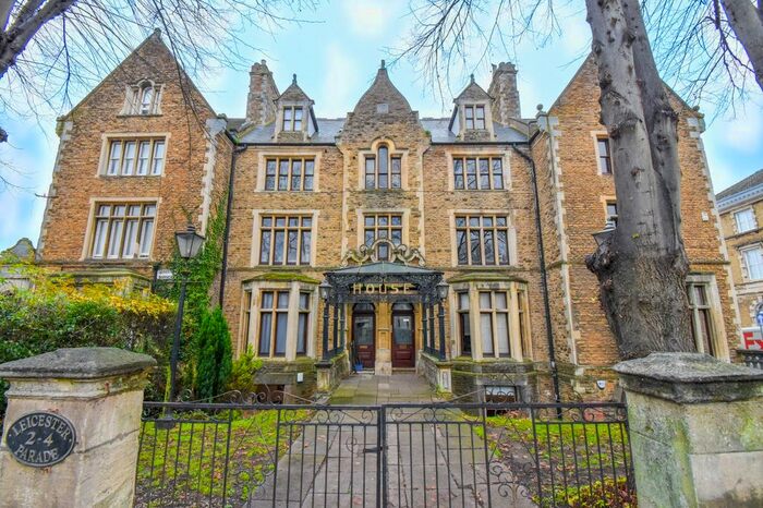 1 Bedroom Flat To Rent In Leicester Parade, Barrack Road, Northampton, NN2