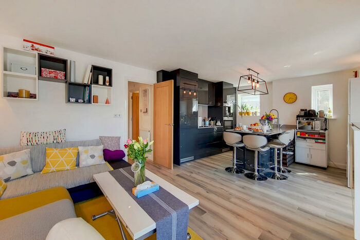 2 Bedroom Apartment To Rent In Clivedon House, Britannia Village, E16