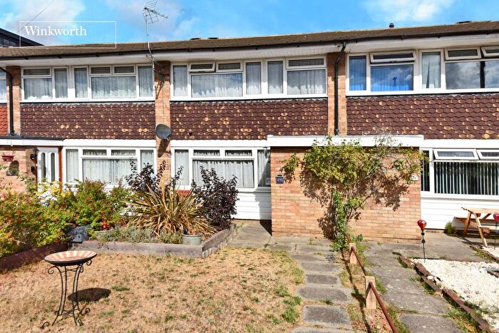 3 Bedroom Terraced House For Sale In Gander Green Lane, Cheam, Sutton, SM3