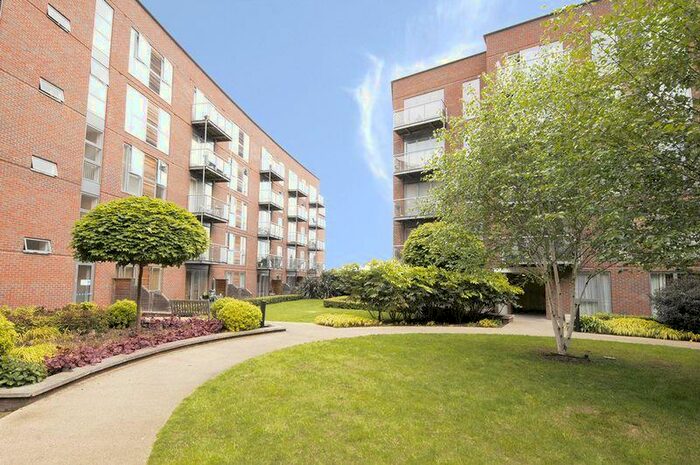 1 Bedroom Flat To Rent In The Heart, Walton-on-Thames, KT12