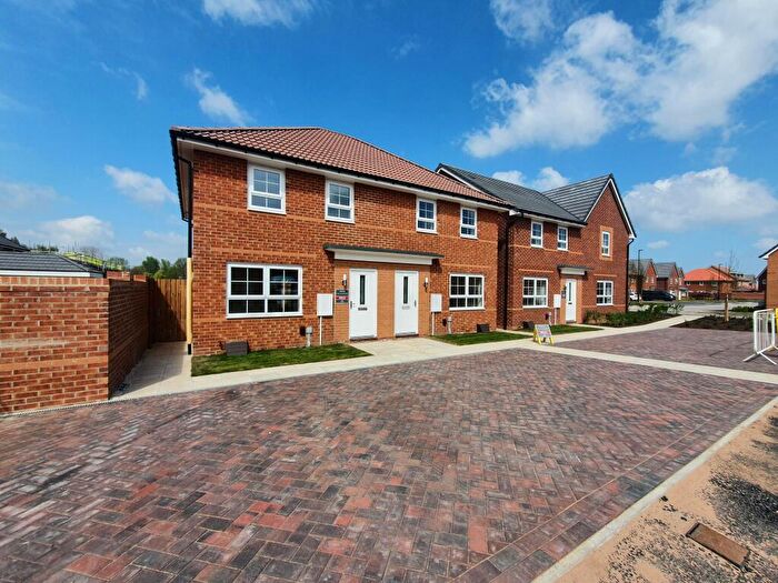 3 Bedroom House To Rent In Deering Close, Doncaster, DN2