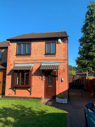 3 Bedroom Semi-Detached House To Rent In Heath Close, Gateshead, NE11