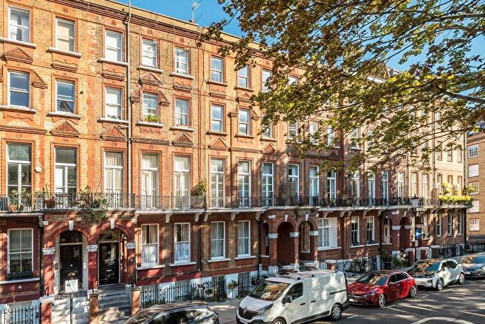 4 Bedroom Flat To Rent In Nevern Square, Earls Court, SW5