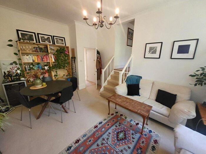 2 Bedroom Flat To Rent In Avenue Road, N6