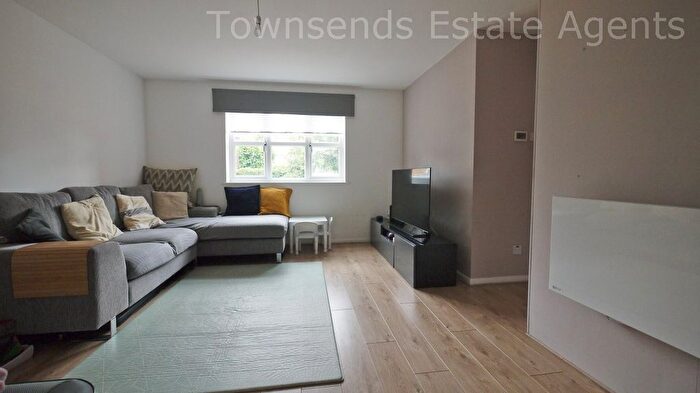 2 Bedroom Flat To Rent In Redford Close, Feltham, TW13