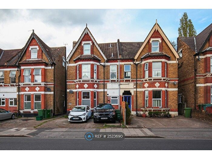 1 Bedroom Flat To Rent In Manor Road, Beckenham, BR3