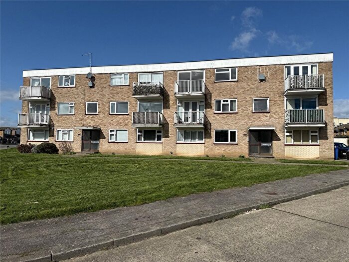 2 Bedroom Flat For Sale In Stanford Hall, Gordon Road, Corringham, SS17
