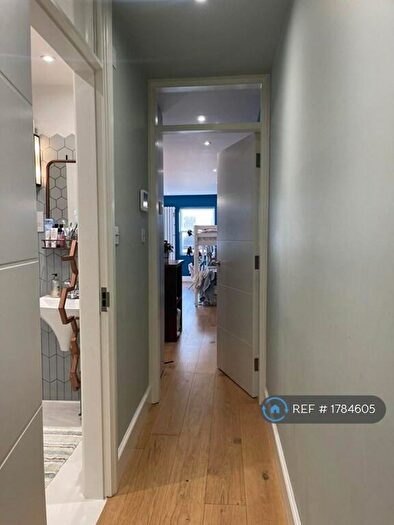 1 Bedroom Flat To Rent In Ford Close, London, E3