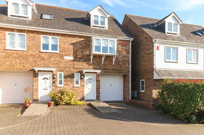 3 Bedroom Semi-detached House For Sale In Walnut Mews, Birchington, Kent, CT7