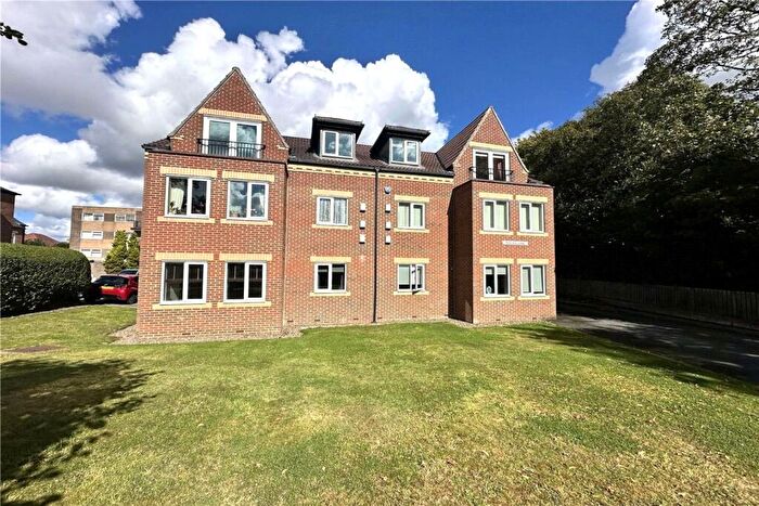 2 Bedroom Apartment For Sale In Park Way Lodge, Street Lane, Leeds, West Yorkshire, LS17