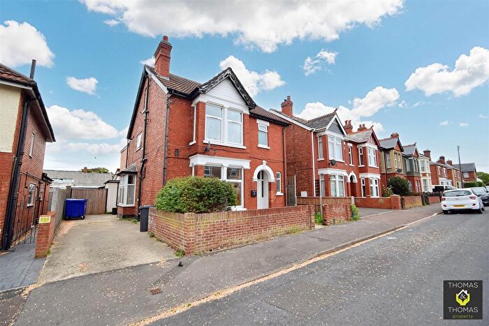 6 Bedroom Detached House For Sale In Linden Road, Gloucester, GL1
