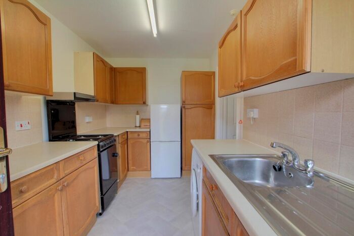 2 Bedroom Bungalow For Sale In Rookwood View, Denmead, PO7