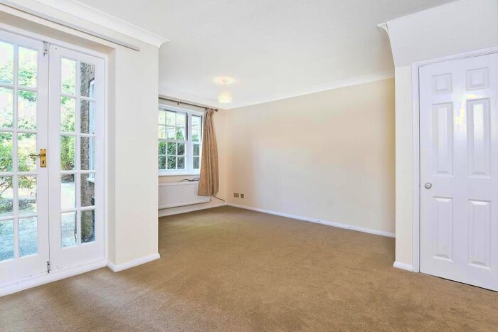 2 Bedroom Terraced House To Rent In Cedar Terrace, Richmond, TW9