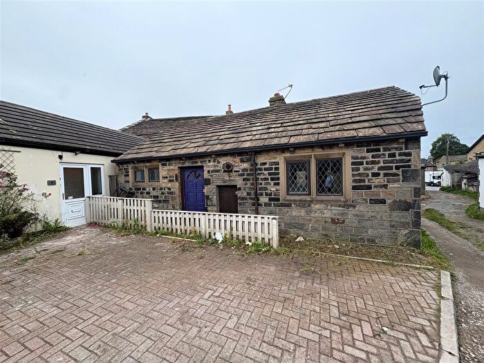 2 Bedroom Cottage For Sale In Daisy Hill, Wyke, Bradford, BD12