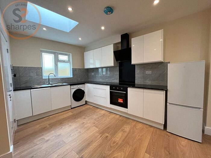1 Bedroom Flat To Rent In Lillium Mews, Wimbledon, SW19
