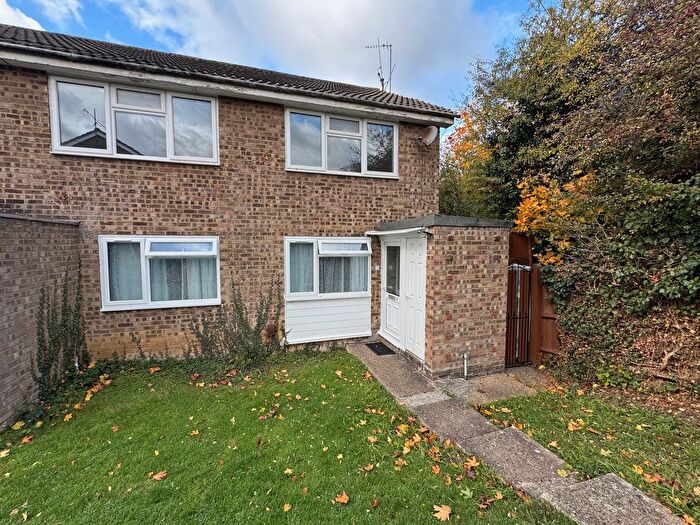 2 Bedroom Maisonette To Rent In Keats Close, Chigwell, IG7